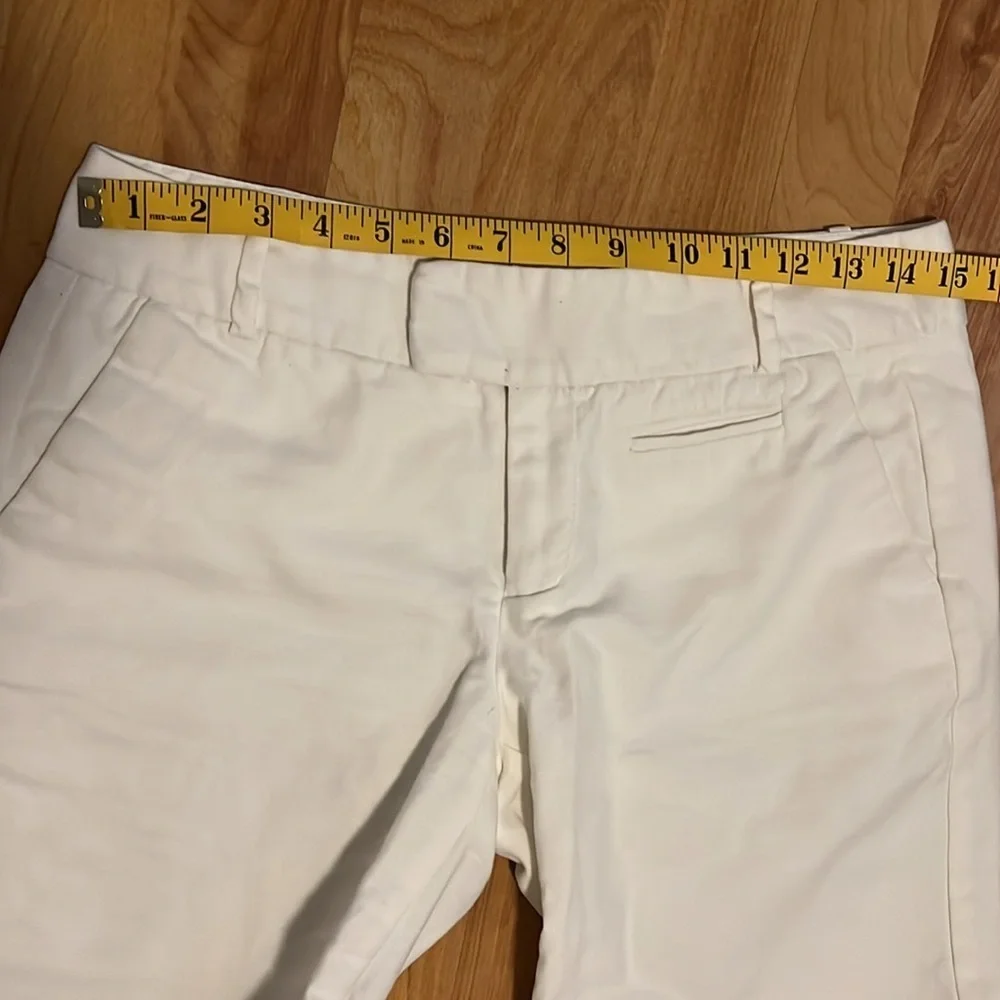 Calvin Klein 9” Bermuda shorts white cotton sz 2 functional back pockets